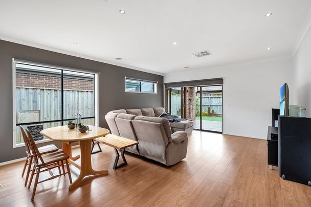 8 Egerton Street, Officer VIC 3809 - House For Rent | Domain - Photo 1