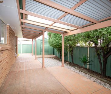 QUIET THREE BEDROOM HOME - Photo 5