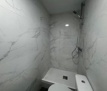 Calle de Oliva de Plasencia, Madrid, Community of Madrid 28044 - Foto 5