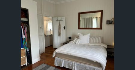 Delightful and renovated 2 bedder house with aircon, solar, large yard and double carport close to Central Gladstone - Photo 4