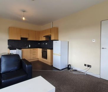 2 bedroom flat to rent - Photo 4