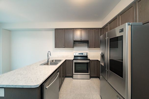 For Lease - 21 Legacy Lane, Thorold, Ontario - Photo 1