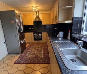 2 bedroom semi-detached house to rent - Photo 3