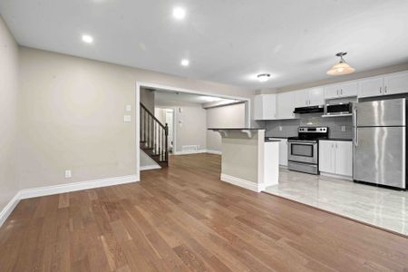 For Lease - 536 Broadleaf Street, Orleans - Cumberland and Area, Ontario - Photo 5