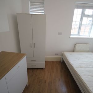 Station Road, Harrow - Photo 2