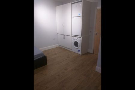 Studio Flat, Gladstone Park Gardens, NW2 - Photo 3