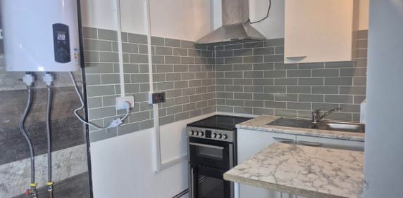 Studio Flat, Moat Lane, LU3 - Photo 2