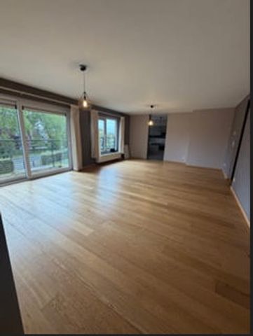Appartement te huur - foto 2