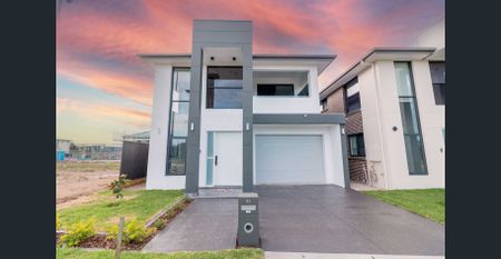 Brand New Modern Contemporary Family Home!!! - Photo 2