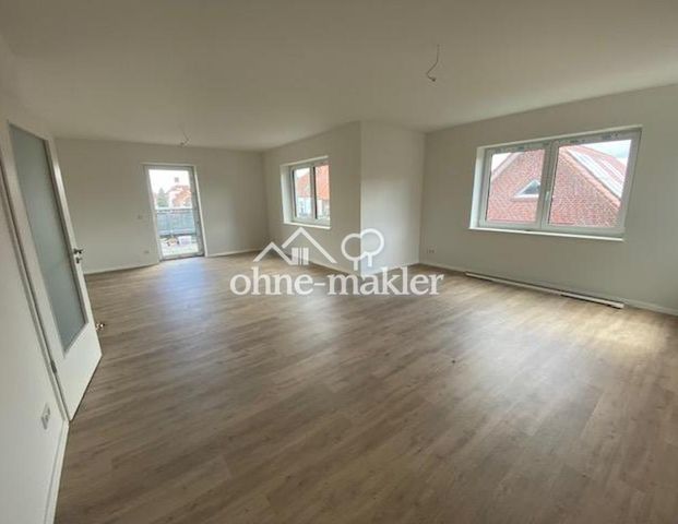 ERSTBEZUG / EINMALIG: Große, moderne 3,5-Raum-Wohnung mit 37 m² Dachterrasse in ruhiger Lage - Foto 1