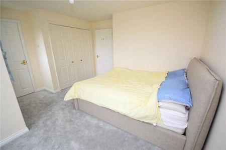 3 bedroom end of terrace house to rent - Photo 3
