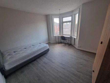 3 Bed Student Accommodation - Photo 3