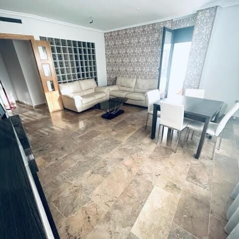 Apartamento de alquiler en Arquitecto Vandelvira, Centro - Photo 1