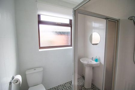 2 bedroom detached bungalow to rent - Photo 5