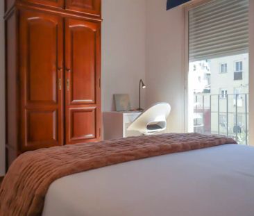 Double bed in Rooms for rent in 4-bedroom apartment in Prosperidad - Photo 1