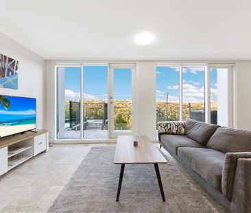 Modern Lakeside Townhouse in Castle Cove - Photo 6