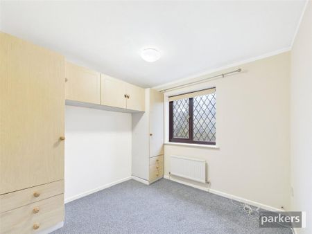 4 bedroom detached house to rent - Photo 3