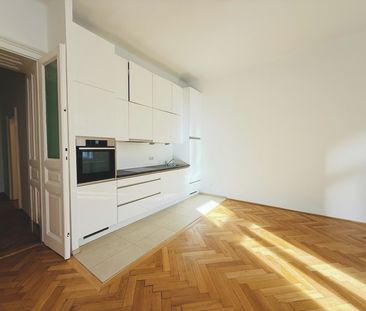 EXKLUSIVER ALTBAU | ERSTBZUG | 2 ZIMMER | | KINDERSPITALGASSE - Photo 3