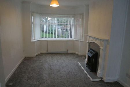 3 bedroom semi-detached house to rent - Photo 3
