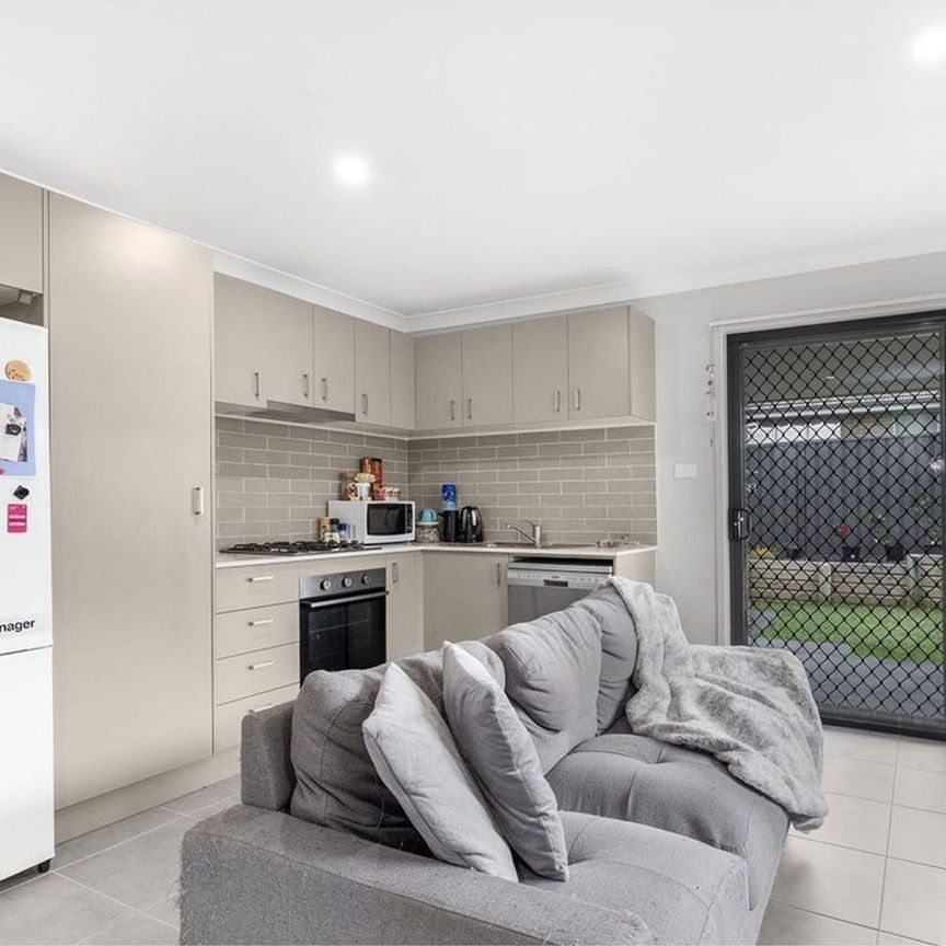 MODERN TWO BEDROOM FLAT, WATER USAGE INCLUDED - Photo 1