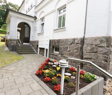 Kleine 2-Raum-Wohnung mit Einbauküche - PKW-Stellplatz - stilvolle ... - Photo 5