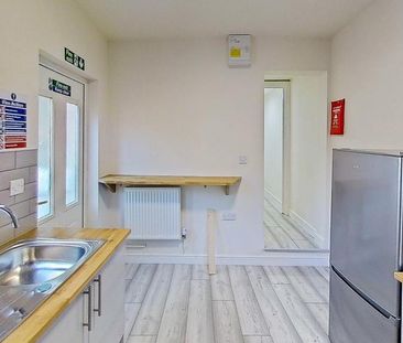 1 bedroom house of multiple occupation to rent - Photo 6