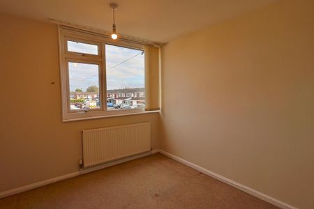 3 bedroom terraced house to rent - Photo 2
