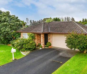 Charming 3BR Wattle Downs Retreat - Photo 5