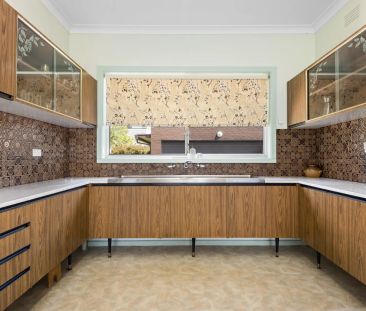 Vintage Foreshore Favorite - Photo 1