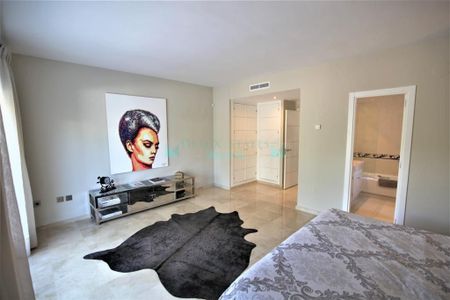Villa for rent in Marbella Golden Mile - Photo 3