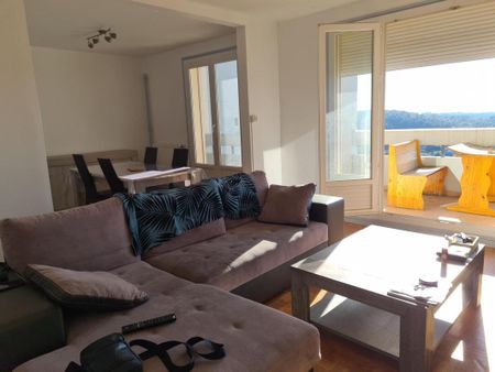 Location Appartement 3 pièces 70m² LE CREUSOT 71200 - Photo 2