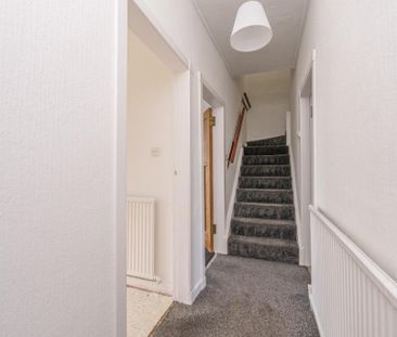 3 bedroom flat to rent - Photo 6