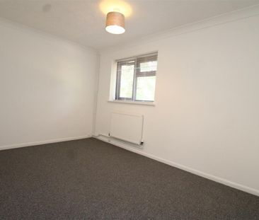 Swale Avenue, Peterborough - Photo 2