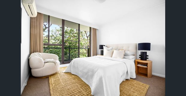 A Private Sanctuary Immersed In Nature - Photo 1