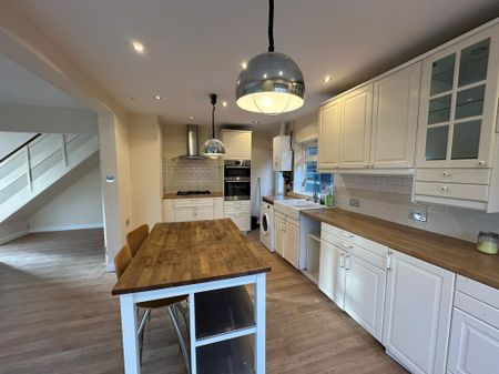 4 bedroom detached bungalow to rent - Photo 5