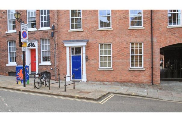 32, St Johns Hill, Shrewsbury, Shropshire - Photo 1