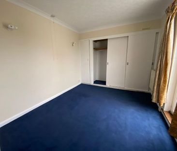 3 bedroom end of terrace house to rent - Photo 4