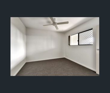 Modern 2-Bed Unit in the Heart of Mitchelton - Photo 4