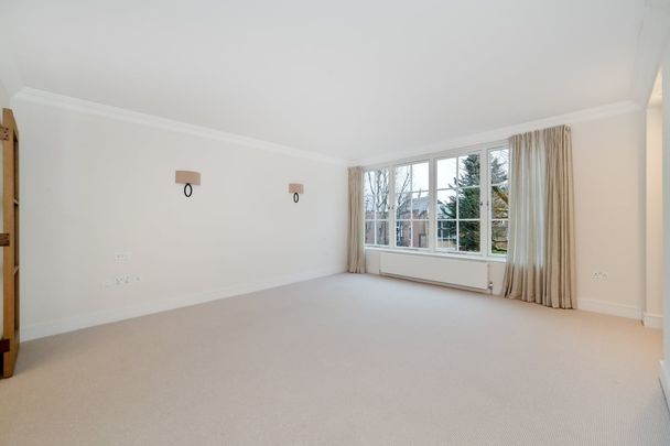 3 bedroom flat to rent - Photo 1