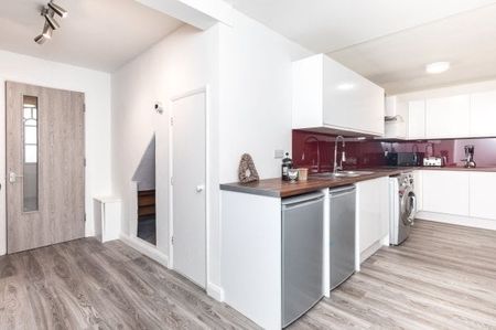 Gossops green 1 bedroom house to rent - Photo 4