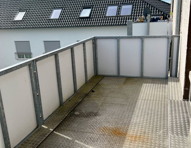 *Erzhausen - Moderne und renovierte 3 Zimmerwohnung in ruhiger Lage* - Photo 1