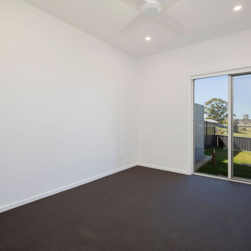 Brand New, Split Level 3 bedroom with Beautiful Views! - Photo 1