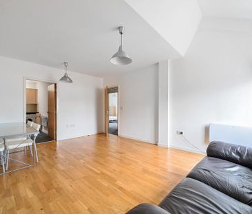 2 bedroom flat to rent - Photo 4