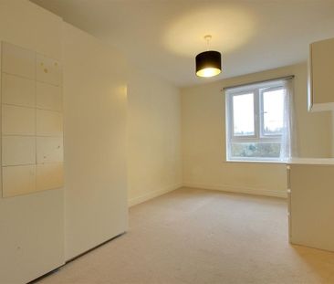 Ovaltine Drive, Kings Langley - Photo 4