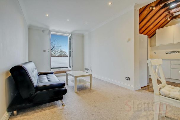 2 bedroom flat to rent - Photo 1