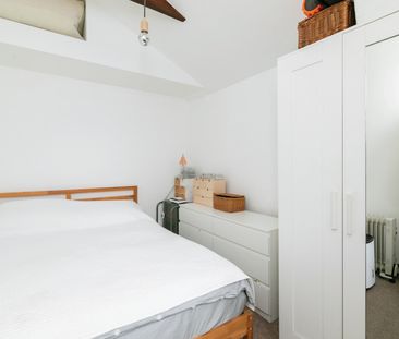 2 Bed Flat, Myrtle Road, E17 - Photo 5