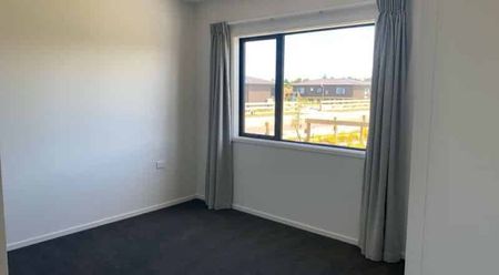 WESTPORT - 2 BEDROOM INCLUDING APPLIANCES - Photo 5