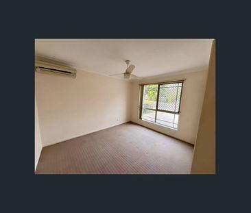 Spacious Family Home in the Heart of Kuraby - Photo 4