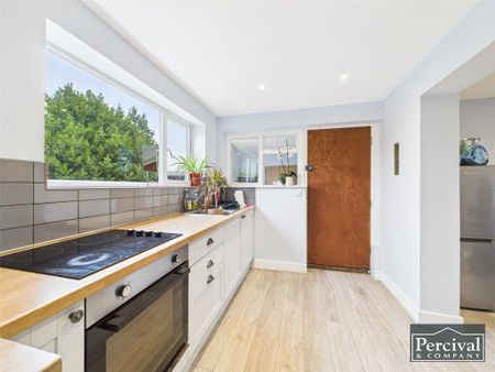 3 bedroom semi-detached house to rent - Photo 5