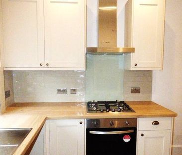 2 bedroom end of terrace house to rent - Photo 4